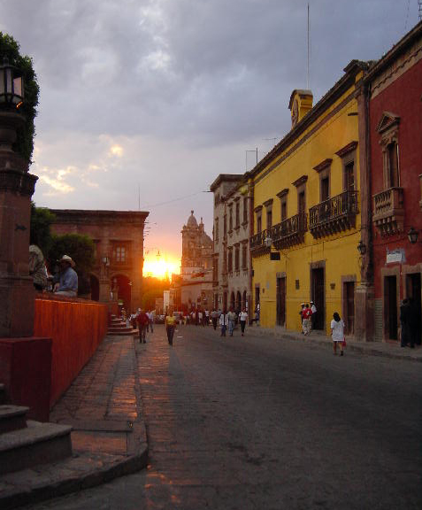 Sunset in the town square. (Lauryn Axelrod photo)