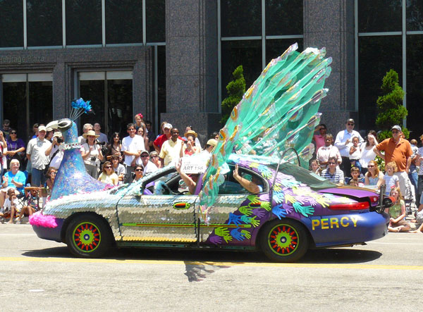 In pics: 35th Houston Art Car Parade in Houston-Xinhua