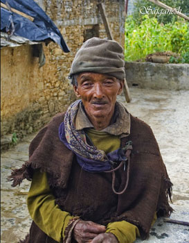 An old man in a Wan village. His eyes were shrouded under thick cataract. He was quick to let fifteen of us into his tiny house, to shelter us from the rains.