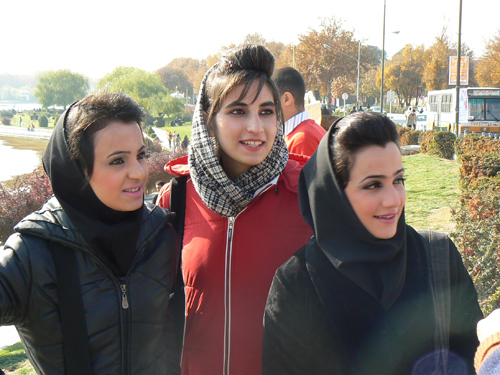girls in esfahan