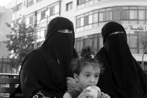 Women in Jordan wearing the burka.