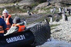 Landing a Zodiac boat