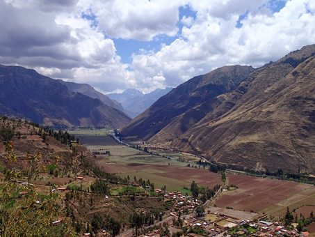 Overlook from Cusco to Pisac.