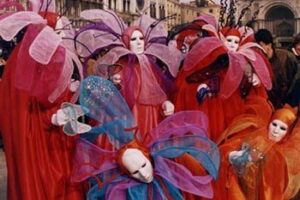 carnevale-red_costumes