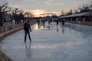 ice_skating_in_the_city