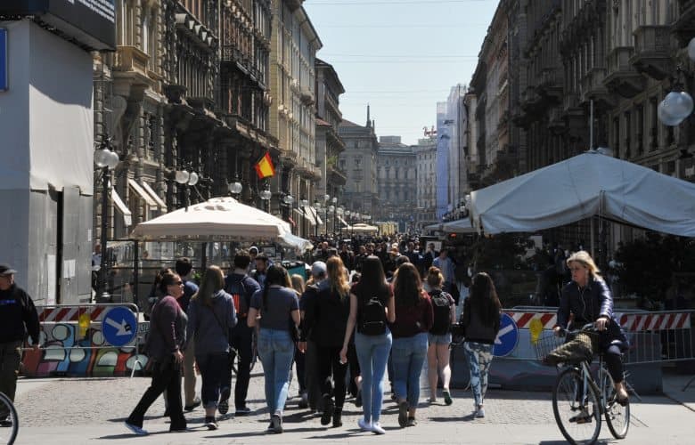 A pedestrian area, Via Dante, in Milan.