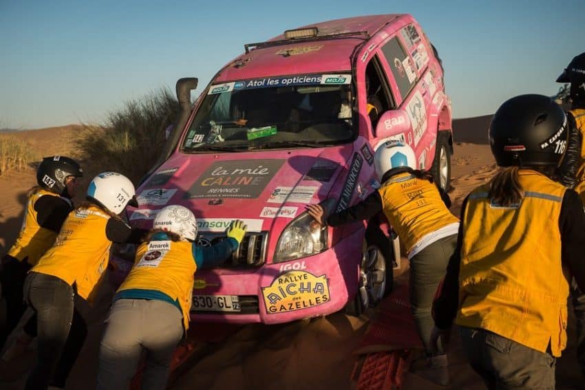 Women from over 30 countries have taken part in the yearly rally since 1990. Photos taken form rallyeaichadesgazelles.