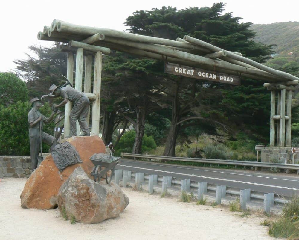 The statue memorializing the men who built the road after WWI. 