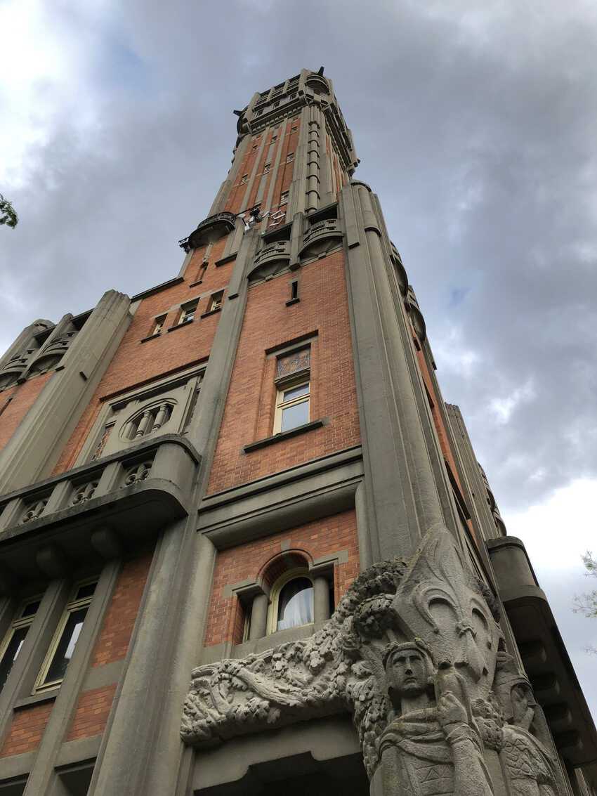 Lille's City Hall has a 600 foot high tower, built in 1932.