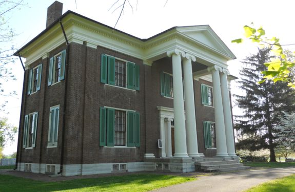 Built in 1847 by Joseph Bryan, a grand-nephew of Daniel Boone, Waveland is an outstanding example of the Greek Revival house in Kentucky. Tours focus on the Bryan family and life on a 19th-century Kentucky plantation.