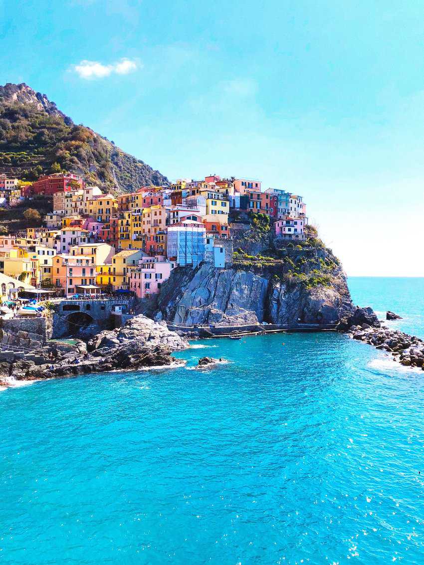 Italy's Cinque Terre. Unsplash Photos.