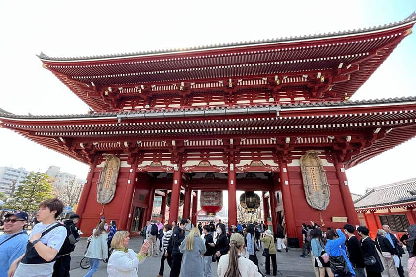 Hozomon gate in Asakusa