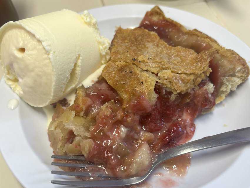Homemade Strawberry Rhubarb Pie the Purple Pie Place. Photo by Sharon Kurtz