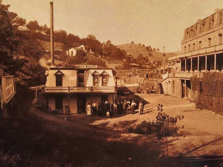 Minnekahta Bath House in the early 1900s. Photo Public Domain.