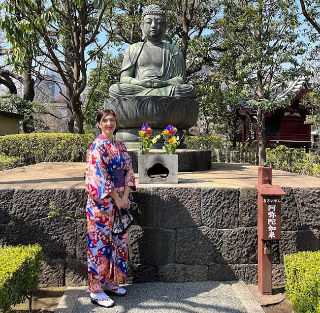 Me in Asakusa, Buddhist temple area