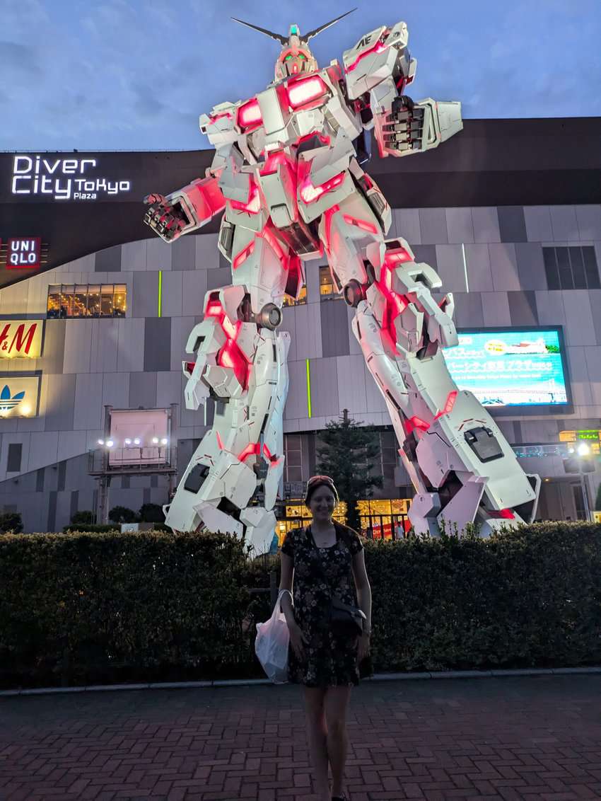 Unicorn Gundam Statue in Odaiba