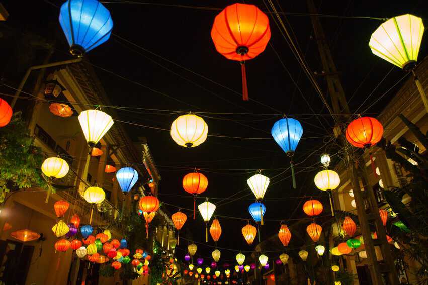 Street lanterns scaled