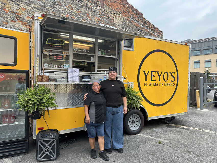 Yeyos food truck with chefs